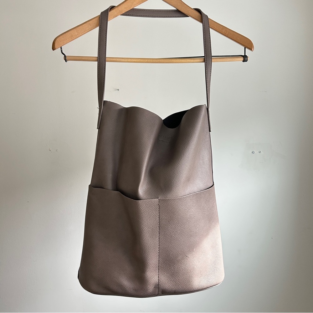Oak+Fort Leather Shoulder Bag